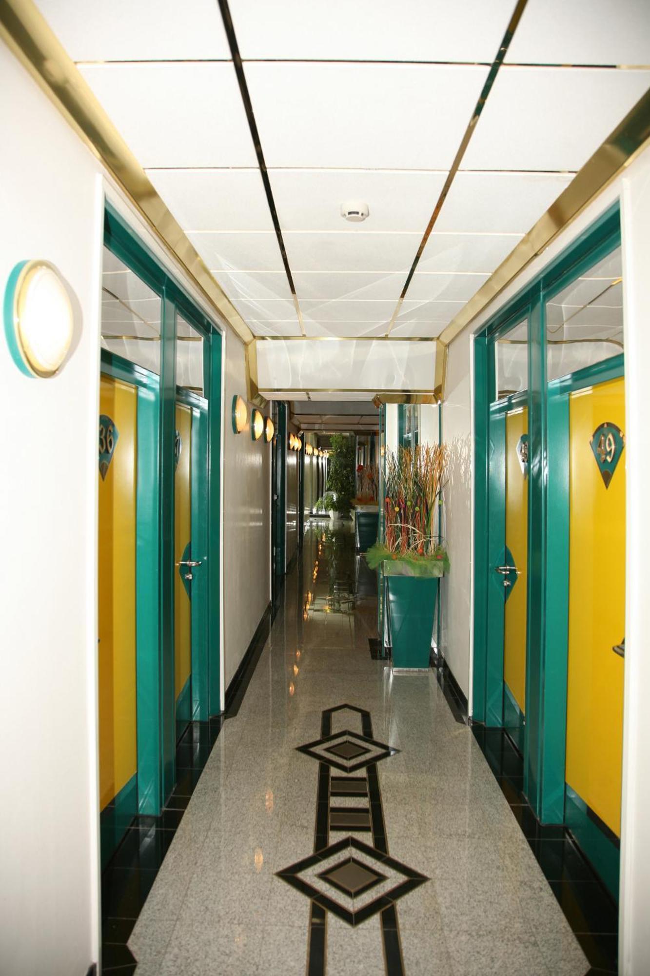Hotel Asperner Loewe Wina Bagian luar foto