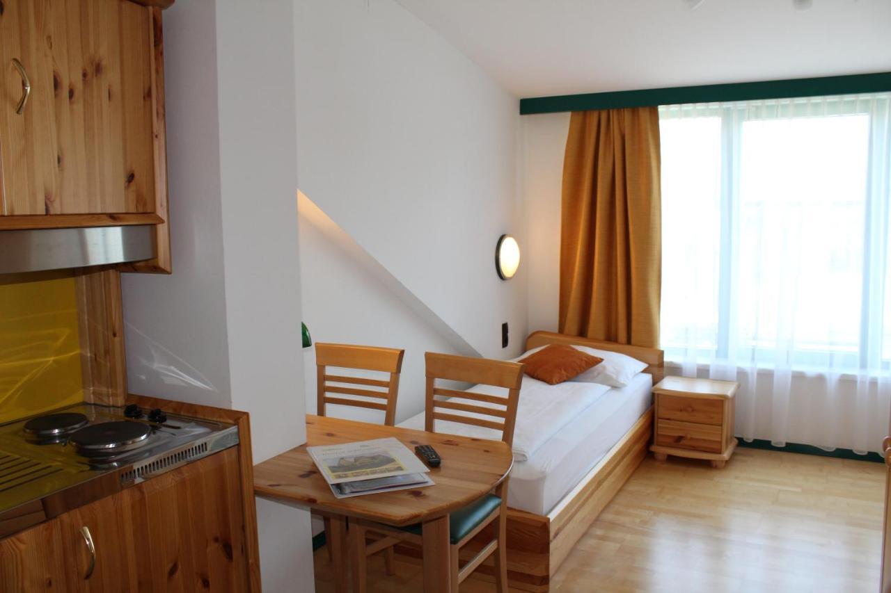 Hotel Asperner Loewe Wina Bagian luar foto